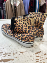 Load image into Gallery viewer, Vans Animal Print Hi-Top Skate Shoes (Size 8/Men’s 6.5)