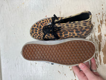 Load image into Gallery viewer, Vans Animal Print Hi-Top Skate Shoes (Size 8/Men’s 6.5)