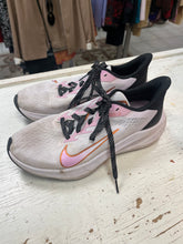 Load image into Gallery viewer, Nike Zoom Winflo 7 Light Pink Running Shoe (Size 9)