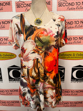 Load image into Gallery viewer, Bold Floral Print Tunic (Size M)