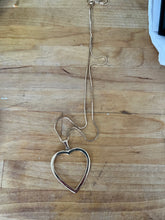 Load image into Gallery viewer, 10k Gold Heart Necklace