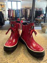 Load image into Gallery viewer, Wind River Red Rain Boots (Size 8)