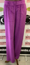 Load image into Gallery viewer, NWT Northern Reflections 2PC Velour Set (Size M)