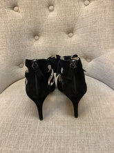 Load image into Gallery viewer, New Bowden Black Velvet Bow High Heel (Size 40)