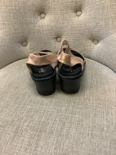 Load image into Gallery viewer, Skechers Memory Foam Sandals (Size 8)