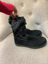 Load image into Gallery viewer, Skechers Fold Over Buckle Boots (Size 7)