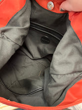 Cargar imagen en el visor de la galería, Simons Rust Canvas Bucket Bag
