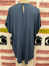 Cargar imagen en el visor de la galería, Soft Satiny Steel Blue Blouse (Size 2X)