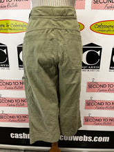 Cargar imagen en el visor de la galería, Columbia Cropped Khaki Cargo Pants (Size 30)