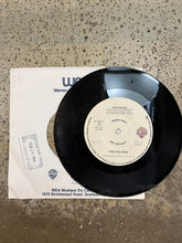 Cargar imagen en el visor de la galería, Van Halen Vinyl Promo 45 Singles (3 Options)