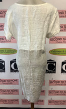 Cargar imagen en el visor de la galería, Italian Made Feathered Linen Dress (Size L)