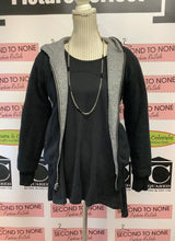 Cargar imagen en el visor de la galería, Lululemon Black Long Sleeve (Size L/XL)