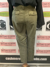 Cargar imagen en el visor de la galería, Devoted Olive Cargo Pants (Size M)