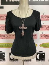 Cargar imagen en el visor de la galería, Cleo Petites Basic T-Shirt (Size M)