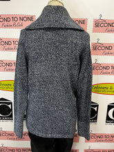 Charger l'image dans la galerie, White House Black Market Blue Shimmery Sweater (Size L)