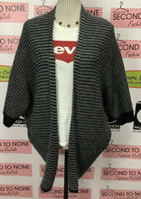 Load image into Gallery viewer, Maurice’s Knit Shrug Cardi (One Size)