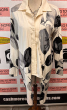 Cargar imagen en el visor de la galería, Grey Floral Duster Cardigan (Size L)