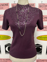Charger l'image dans la galerie, Plum Sequin Short Sleeve Mock Neck (Size M)