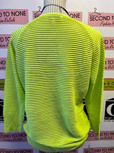 Cargar imagen en el visor de la galería, Textured V-Neck Top (Only 2 White Left!)