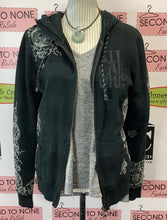 Load image into Gallery viewer, Tribal Silver Layer Top (Size L)