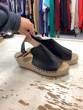 Load image into Gallery viewer, TAXI Open Toe Wedge (Size 40)