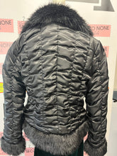 Cargar imagen en el visor de la galería, Black Ruched Faux Fur Trim Coat (Size L)