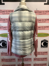 Charger l'image dans la galerie, Columbia Grey & White Puffer Vest (Size L)