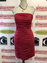 Charger l'image dans la galerie, Symphony of Venus Red Strapless Dress (Size 16)