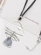 Cargar imagen en el visor de la galería, Dangling Fish Rope Necklace (Restocked!)