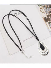 Cargar imagen en el visor de la galería, Teardrop Rope Necklace (Restocked!)