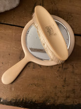 Cargar imagen en el visor de la galería, Juego de tocador Birks francés vintage de marfil