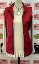 Cargar imagen en el visor de la galería, Top con volantes y hombros abiertos (M)