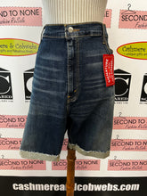Load image into Gallery viewer, NWT Levi&#39;s Slim Cuffed Shorts (Size 42)

