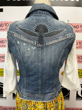 Cargar imagen en el visor de la galería, Guess Embroidered Eagle Back Denim Vest (Size L)
