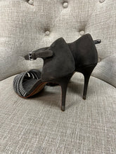 Load image into Gallery viewer, Michael Kors Bling Heels (Size 10)
