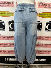 Load image into Gallery viewer, Habitual High Waist Cropped Barrel Jeans (Size M)
