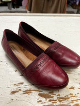 Load image into Gallery viewer, Rockport Red Leather Shoes (Size 10)
