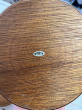Cargar imagen en el visor de la galería, Vintage MCM Teak Nesting Snack Bowls (Set of 3)
