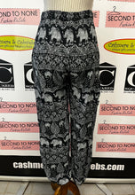 Cargar imagen en el visor de la galería, Black &amp; Grey Elephant Print Lightweight Pants (Size S/M)
