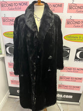 Load image into Gallery viewer, Genuine Fur Coat (Size L)
