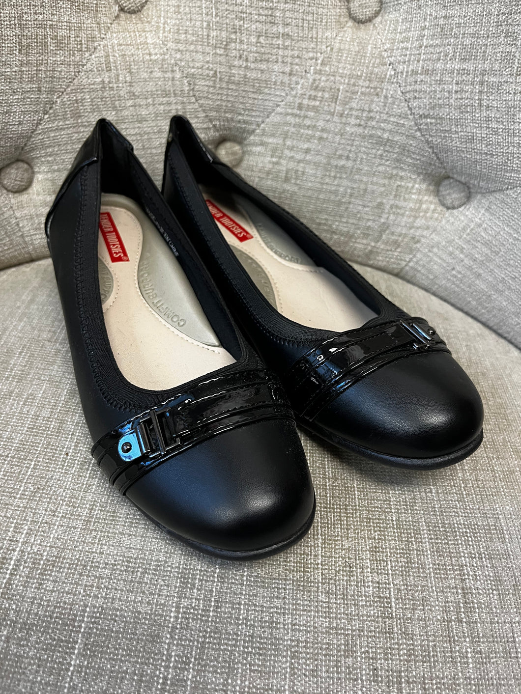 Tender Tootsies Flats (Size 7)