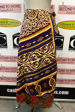 Cargar imagen en el visor de la galería, 100% Silk Sari Reversible Wrap Skirt (One Size)
