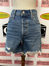 Load image into Gallery viewer, Levi&#39;s 501 Denim Shorts (Size 29W)
