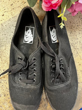 Load image into Gallery viewer, Vans Black Sneakers (Women 8/Men 6.5)
