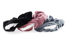 Load image into Gallery viewer, Velvet Zipper Scrunchie (2 Colours)

