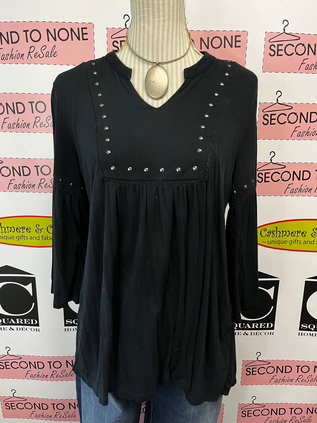 Simply Noelle Black Top (Size S/M)