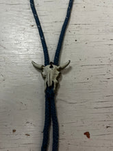 Cargar imagen en el visor de la galería, Longhorn Cattle Bolo Tie
