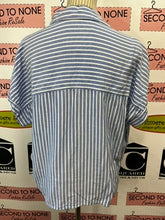 Load image into Gallery viewer, Striped Tie Front Top (Size L)
