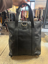 Cargar imagen en el visor de la galería, Kathy Ireland Black Tote Purse
