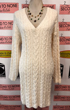 Cargar imagen en el visor de la galería, Grace &amp; Lace Cloud Cabled Sweater Dress (Size XL)
